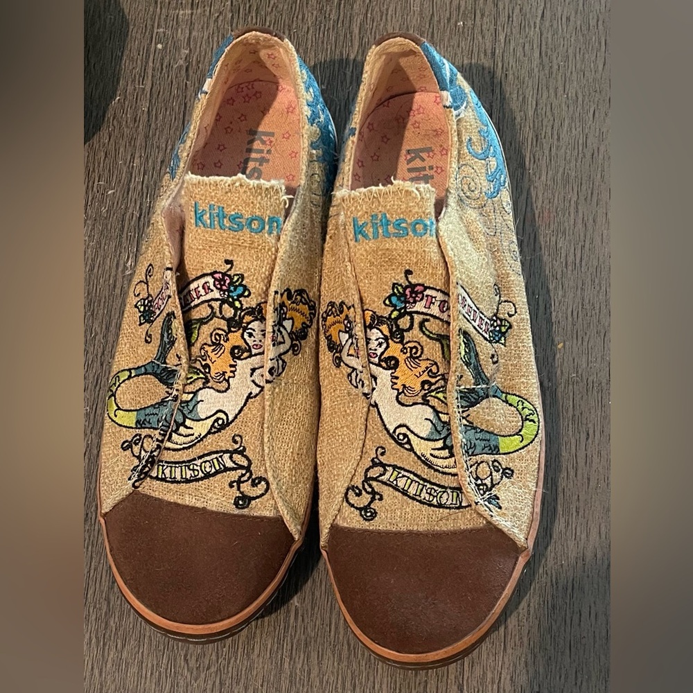 Kitson Tan and Brown Graphic Slip-Ons